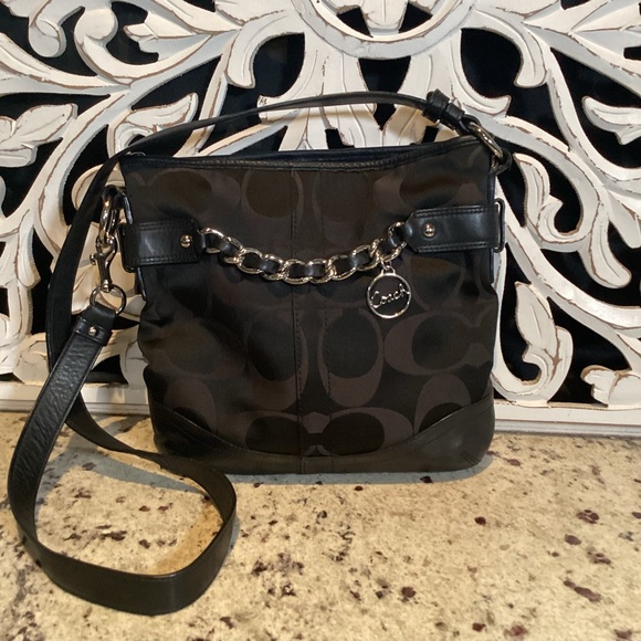 Coach Signature Chain Crossbody Black F19730 - Picture 2 of 8